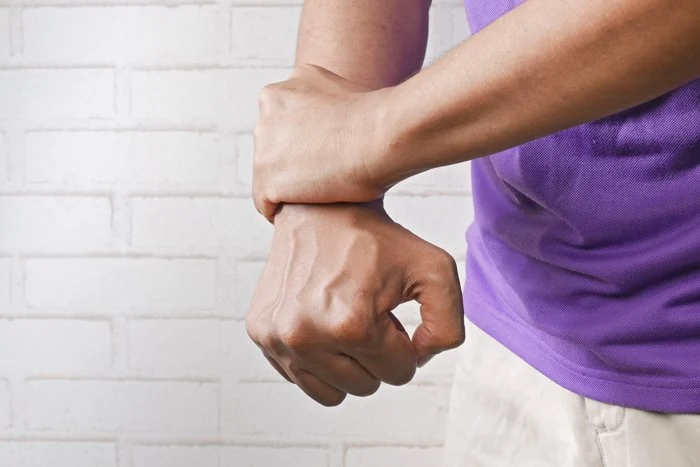Libor Divilek, top physiotherapist in Oakville, specializes in arthritis management and personalized recovery plans.
